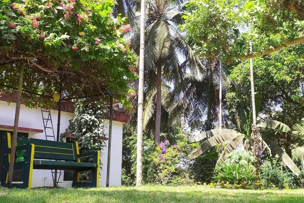 Runnin Airport - Homestay Gurpur Buitenkant foto