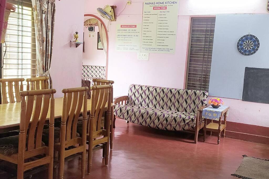 Runnin Airport - Homestay Gurpur Buitenkant foto