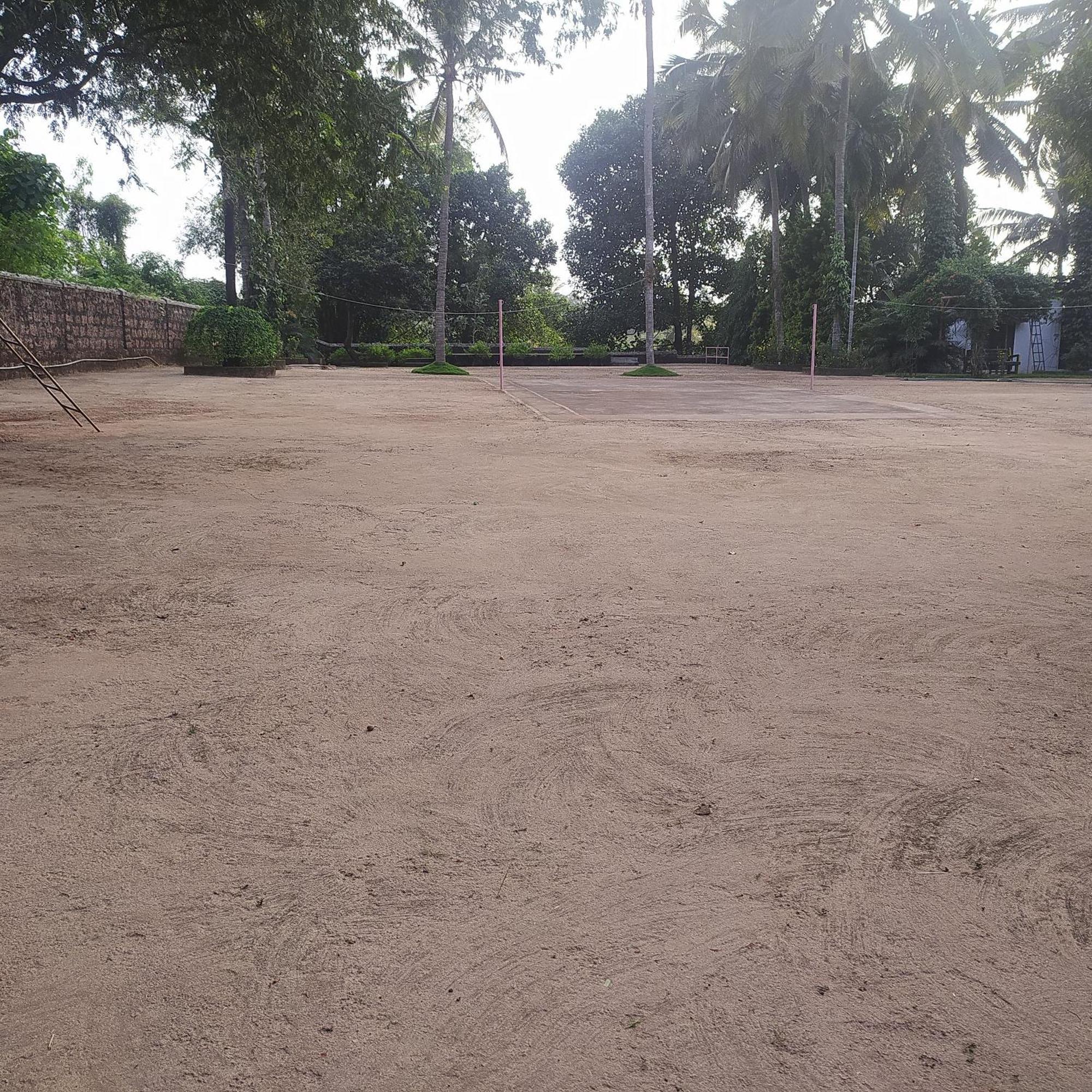Runnin Airport - Homestay Gurpur Buitenkant foto